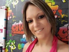 AlixFeeling from xLoveCam